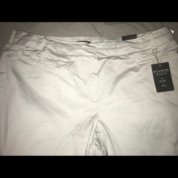 NWT ZAC & RACHEL Light Gray Capri Pants 24W - Picture 4 of 4